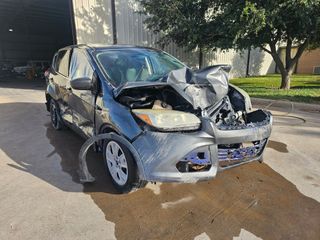 2015 Ford Escape SE - Exterior Front Right Corner Image